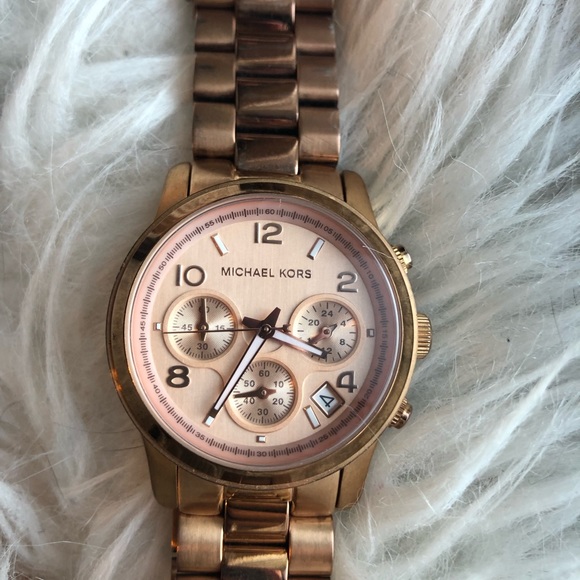 Michael Kors Rose Gold Watch - Picture 7 of 8